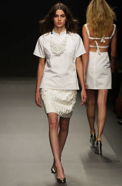 Look 10